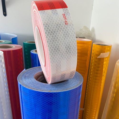 反光膜和反光貼的區別